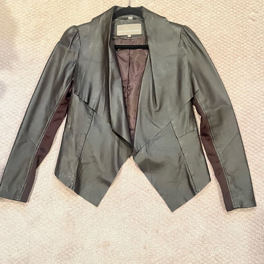 Elegant Black Leather Jacket